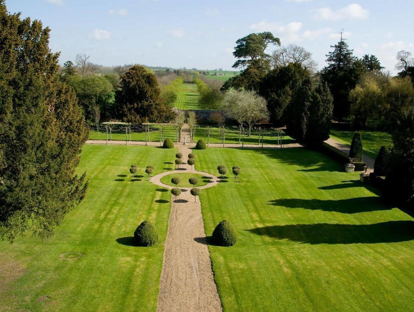 Chicheley Hall Exterior photo