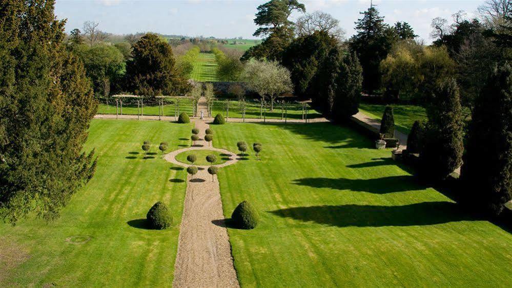 Chicheley Hall Exterior photo